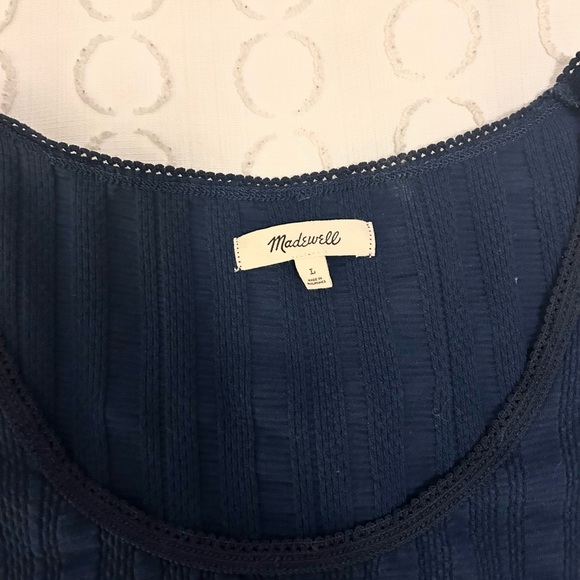 MADEWELL Scoop Neck Cropped Shirt in Navy. - Picture 2 of 2